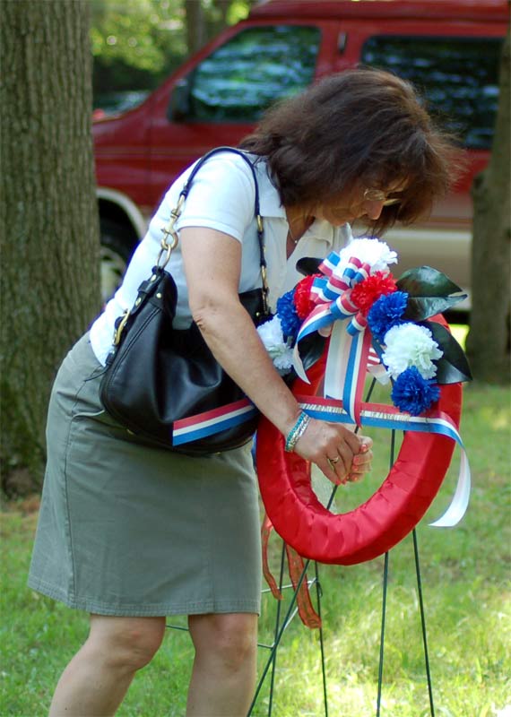 Memorial Day ceremony at Wellwood Memorial Park