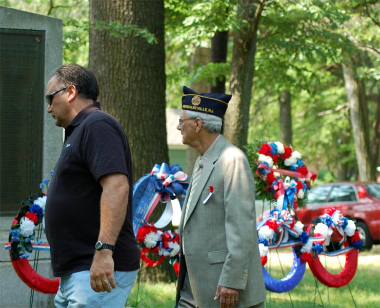 Memorial Day ceremony at Wellwood Memorial Park