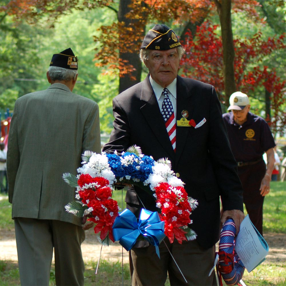 Memorial Day ceremony at Wellwood Memorial Park