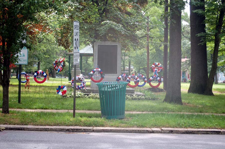 Memorial Day ceremony at Wellwood Memorial Park
