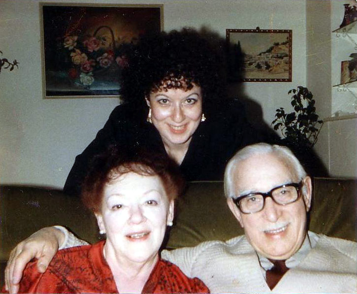 Dobbie and Harry Kahn with their daughter Julie