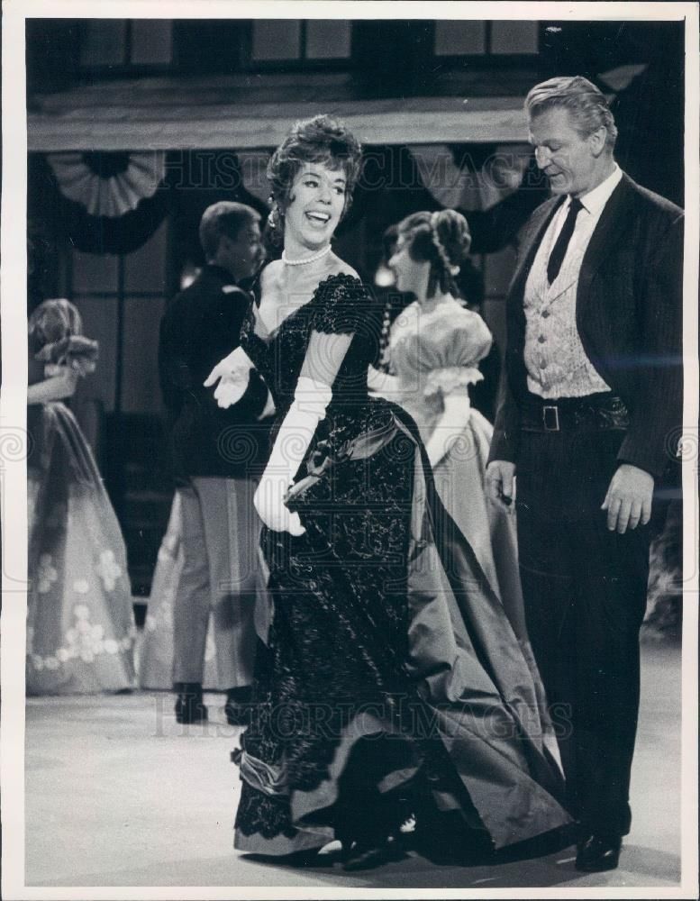 Carol Burnett and Art Lund in Calamity Jane, 1963